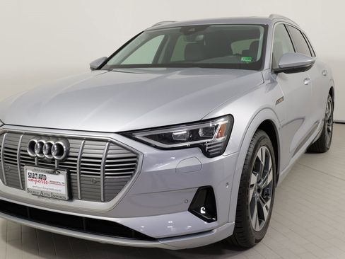 Used 2022 Audi e-tron Premium Plus w/ Premium Plus Package image 18