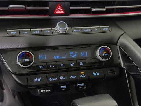 Used 2023 Hyundai Elantra Limited FWD image 19