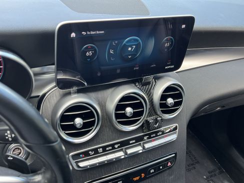 Used 2020 Mercedes-Benz GLC 300 4MATIC image 26