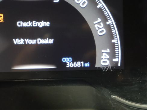 Used 2025 Toyota RAV4 LE AWD/4WD image 38