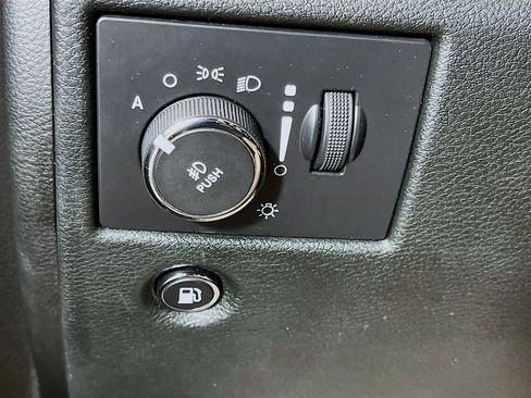 Used 2015 Jeep Grand Cherokee Overland AWD/4WD image 13