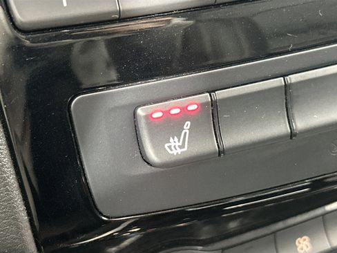 Used 2018 INFINITI QX30 Premium w/ Navigation Package AWD/4WD image 21