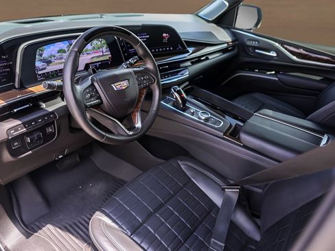 Certified 2024 Cadillac Escalade Sport Platinum w/ LPO, Floor Liner Package AWD/4WD image 10