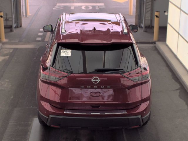 Certified 2026 Nissan Rogue SV w/ SV Premium Package FWD image 9