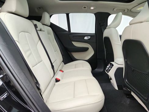 Used 2023 Volvo XC40 B5 Plus AWD/4WD image 34