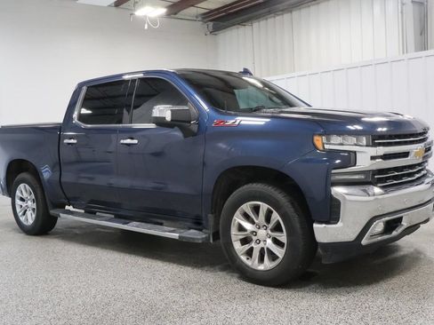 Used 2021 Chevrolet Silverado 1500 LTZ AWD/4WD image 2