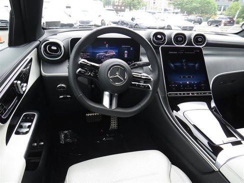 Used 2026 Mercedes-Benz GLC 350e 4MATIC image 9
