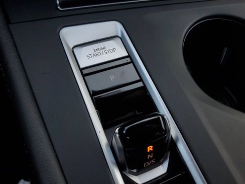 Certified 2024 Volkswagen Atlas SE FWD image 29