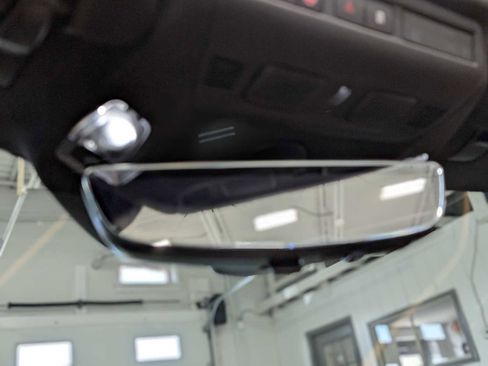 Used 2022 Chevrolet Corvette Stingray Premium Conv w/ Battery Protection Package image 33