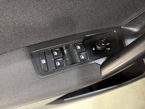 Used 2021 Volkswagen Tiguan S FWD image 20