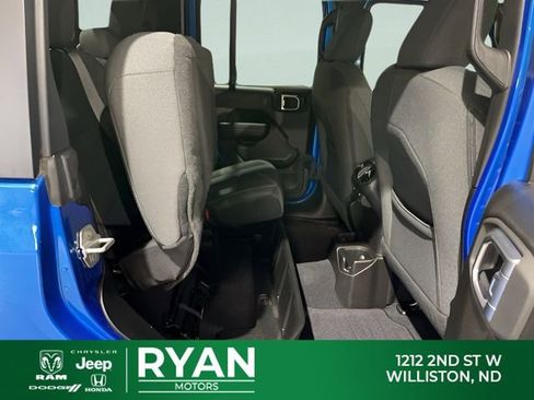 Used 2024 Jeep Gladiator Sport image 48