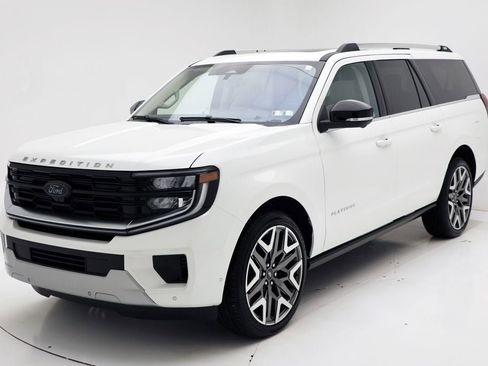 Used 2025 Ford Expedition Max Platinum w/ Platinum Ultimate Package AWD/4WD image 2