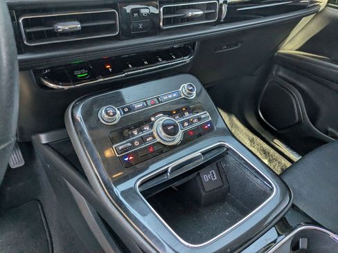 Used 2023 Lincoln Nautilus FWD w/ Premium Package image 18