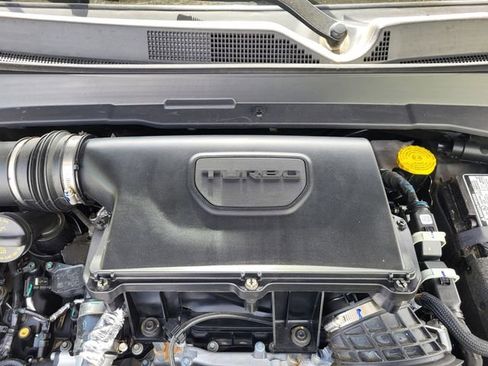 Used 2025 Jeep Compass Sport w/ Mopar Graphics Package image 23