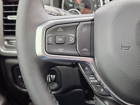 Used 2026 RAM 1500 4x4 Crew Cab image 27