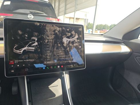 Used 2019 Tesla Model 3 Long Range AWD/4WD image 9