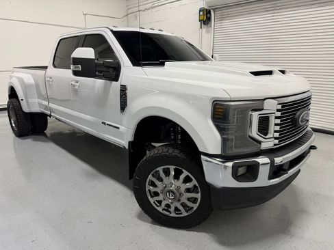 Used 2020 Ford F350 Lariat w/ Lariat Ultimate Package image 31