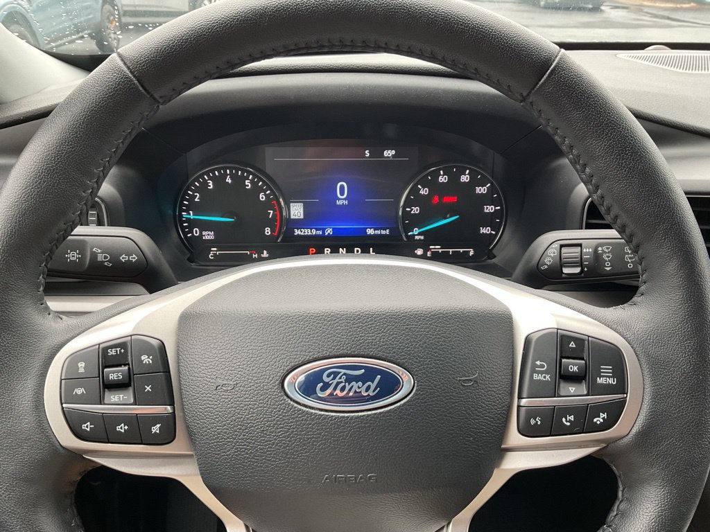 Used 2024 Ford Explorer XLT w/ Equipment Group 202A AWD/4WD image 13