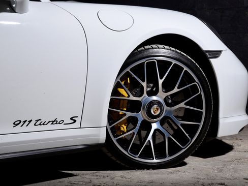 Used 2015 Porsche 911 Turbo S image 11