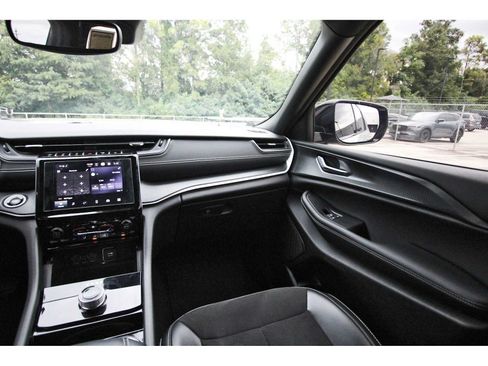 Used 2023 Jeep Grand Cherokee L Laredo AWD/4WD image 8