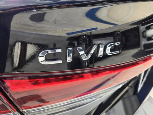 Used 2023 Honda Civic Touring image 14
