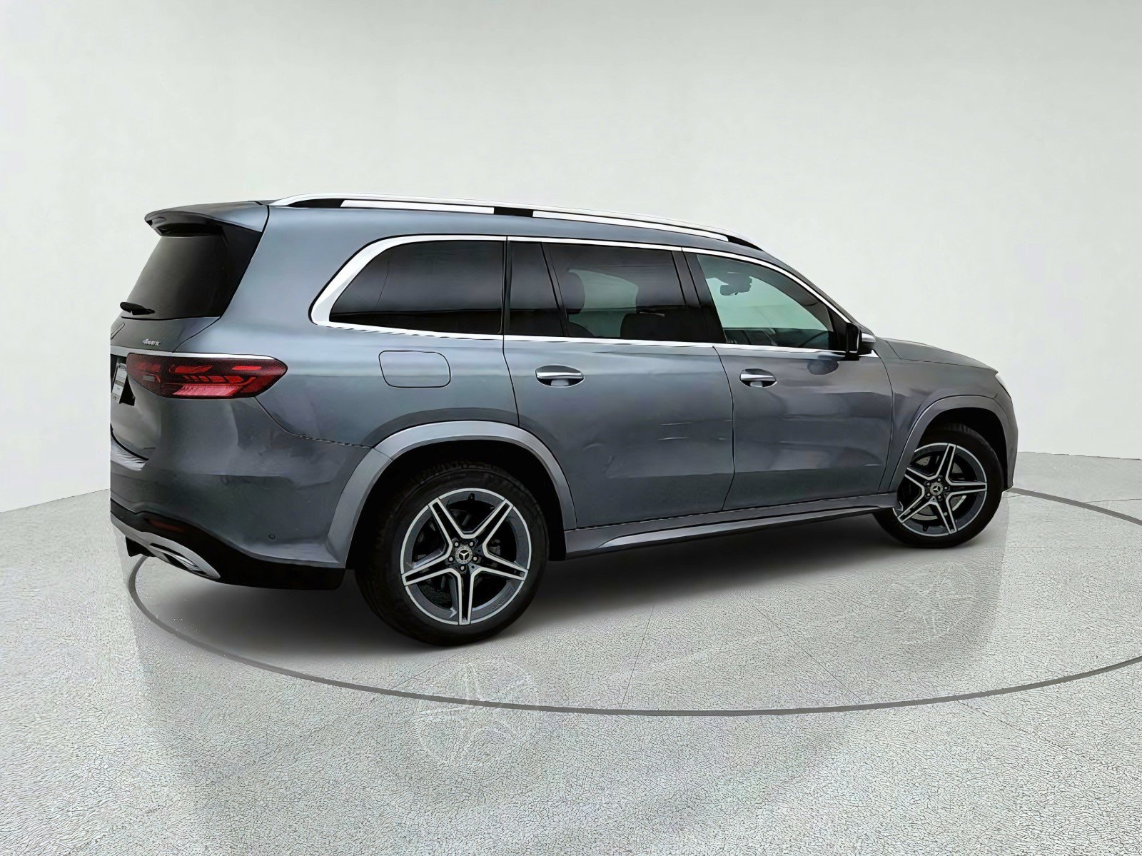 Used 2024 Mercedes-Benz GLS 450 4MATIC image 8