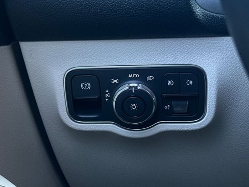 Certified 2022 Mercedes-Benz GLB 250 image 30