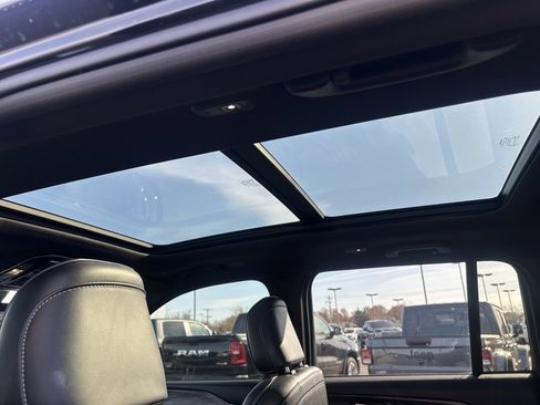 Used 2023 Jeep Grand Cherokee Overland image 11