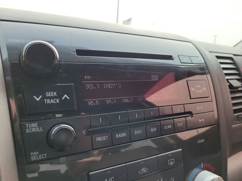 Used 2013 Toyota Tundra 4x4 CrewMax image 26