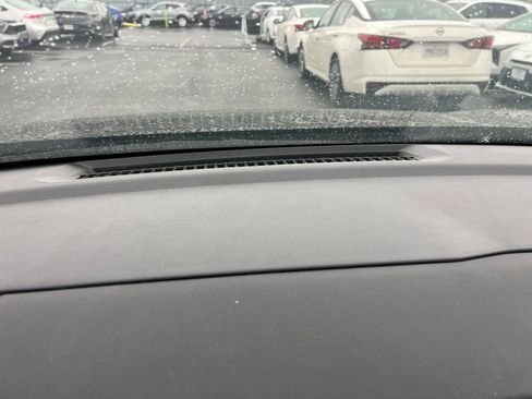 Used 2025 Nissan Sentra SV image 17