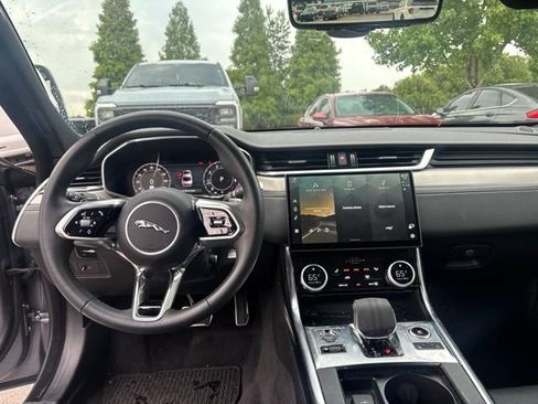 Used 2024 Jaguar XF R-Dynamic SE RWD image 11