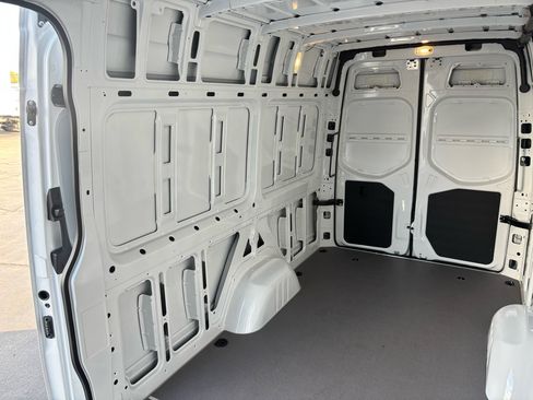Used 2025 Mercedes-Benz Sprinter 2500 image 13