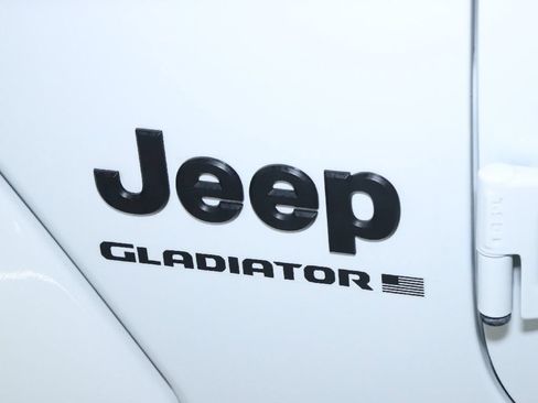 Used 2024 Jeep Gladiator Sport AWD/4WD image 35