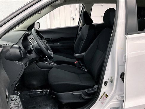 New 2025 Nissan Kicks Play S FWD image 40