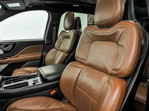 Used 2023 Lincoln Aviator Reserve w/ Equipment Group 201A AWD/4WD image 14
