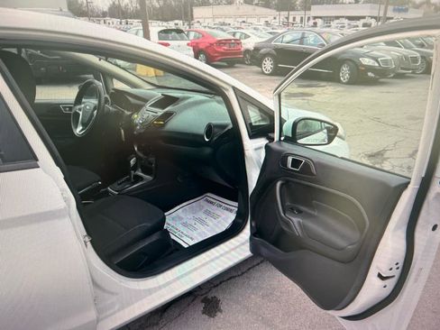 Used 2015 Ford Fiesta SE FWD image 7