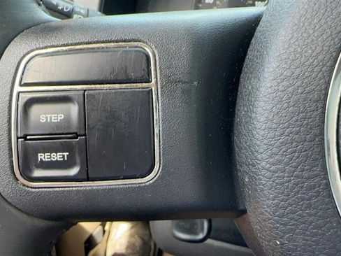 Used 2011 Jeep Compass Sport FWD image 32