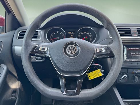 Used 2017 Volkswagen Jetta S FWD image 20