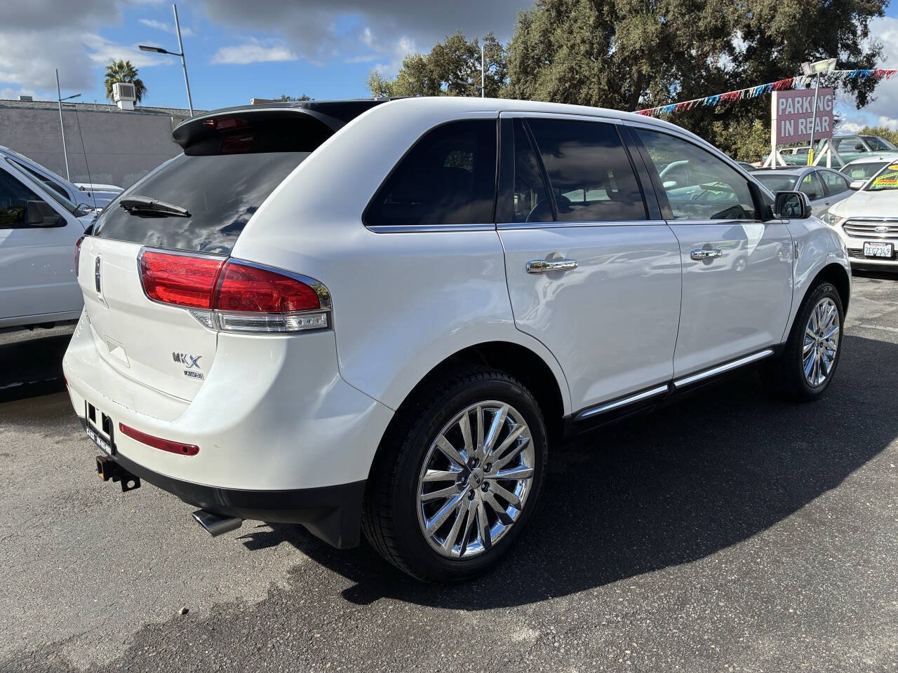 Used 2012 Lincoln MKX AWD image 2