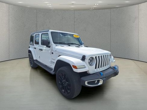 Used 2023 Jeep Wrangler Unlimited Sahara w/ Cold Weather Group AWD/4WD image 7