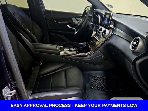 Used 2018 Mercedes-Benz GLC 300 4MATIC w/ Premium Package image 9