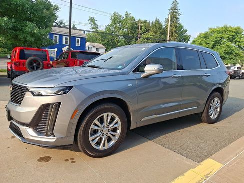 Used 2024 Cadillac XT6 Luxury AWD/4WD image 3