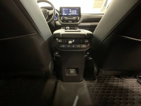 Used 2024 Toyota Grand Highlander AWD image 27