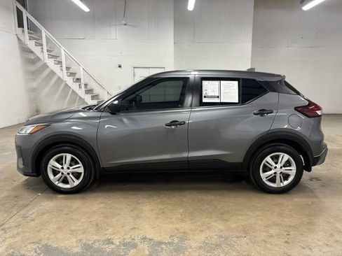 Used 2023 Nissan Kicks S FWD image 7