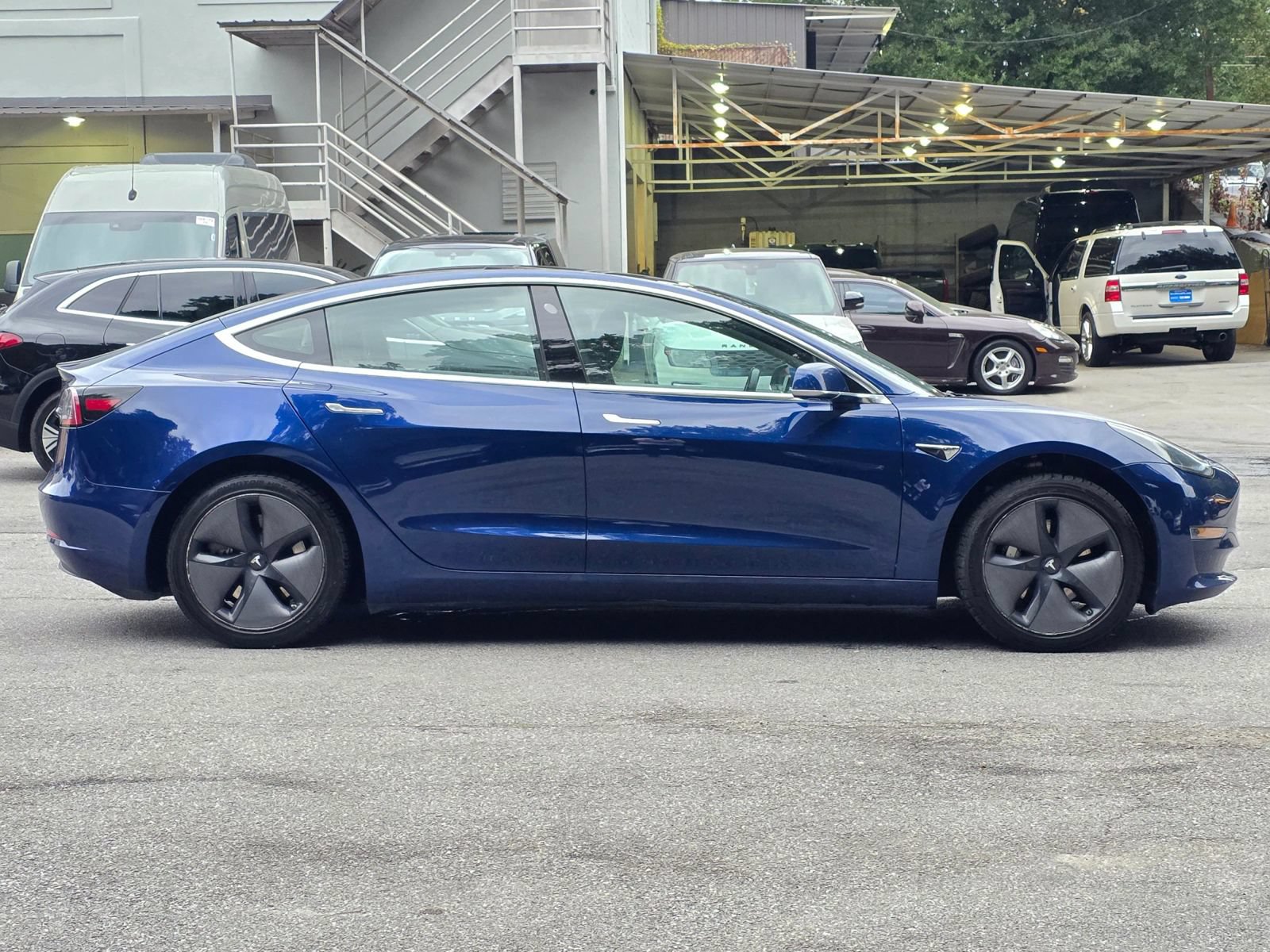 Used 2018 Tesla Model 3 Long Range RWD image 8