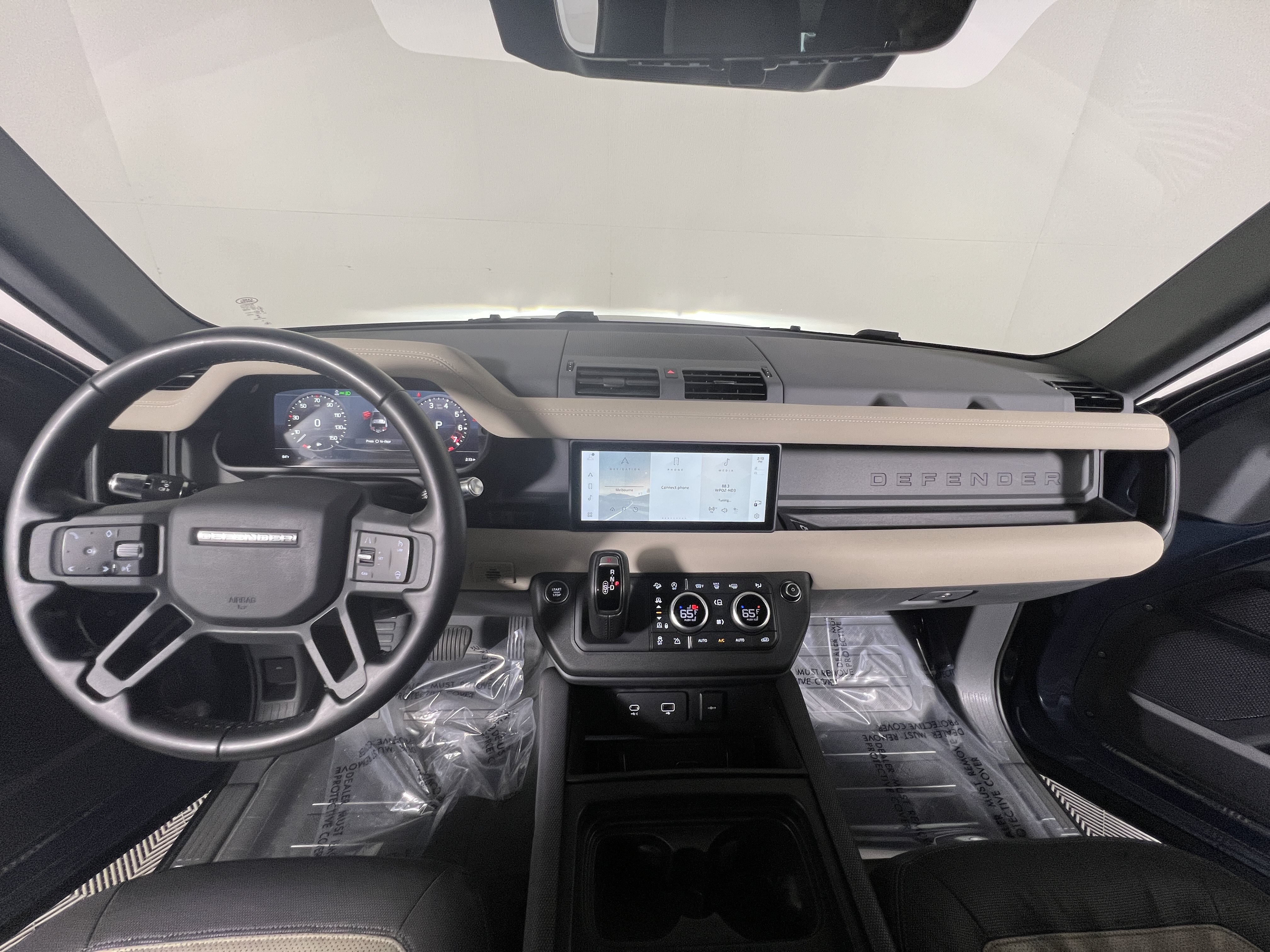 Used 2022 Land Rover Defender 90 X-Dynamic SE AWD/4WD image 11