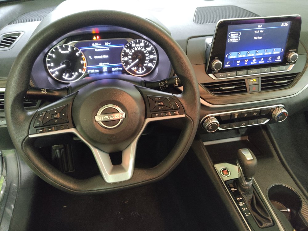 Used 2025 Nissan Altima 2.5 SV FWD image 22
