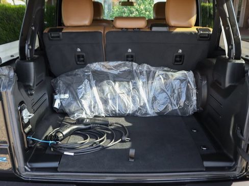 Used 2023 Jeep Wrangler Unlimited Sahara AWD/4WD image 7