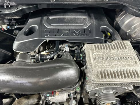 Used 2023 RAM 1500 Laramie AWD/4WD image 29