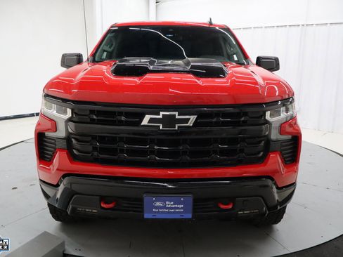 Used 2024 Chevrolet Silverado 1500 LT Trail Boss w/ Convenience Package II image 9